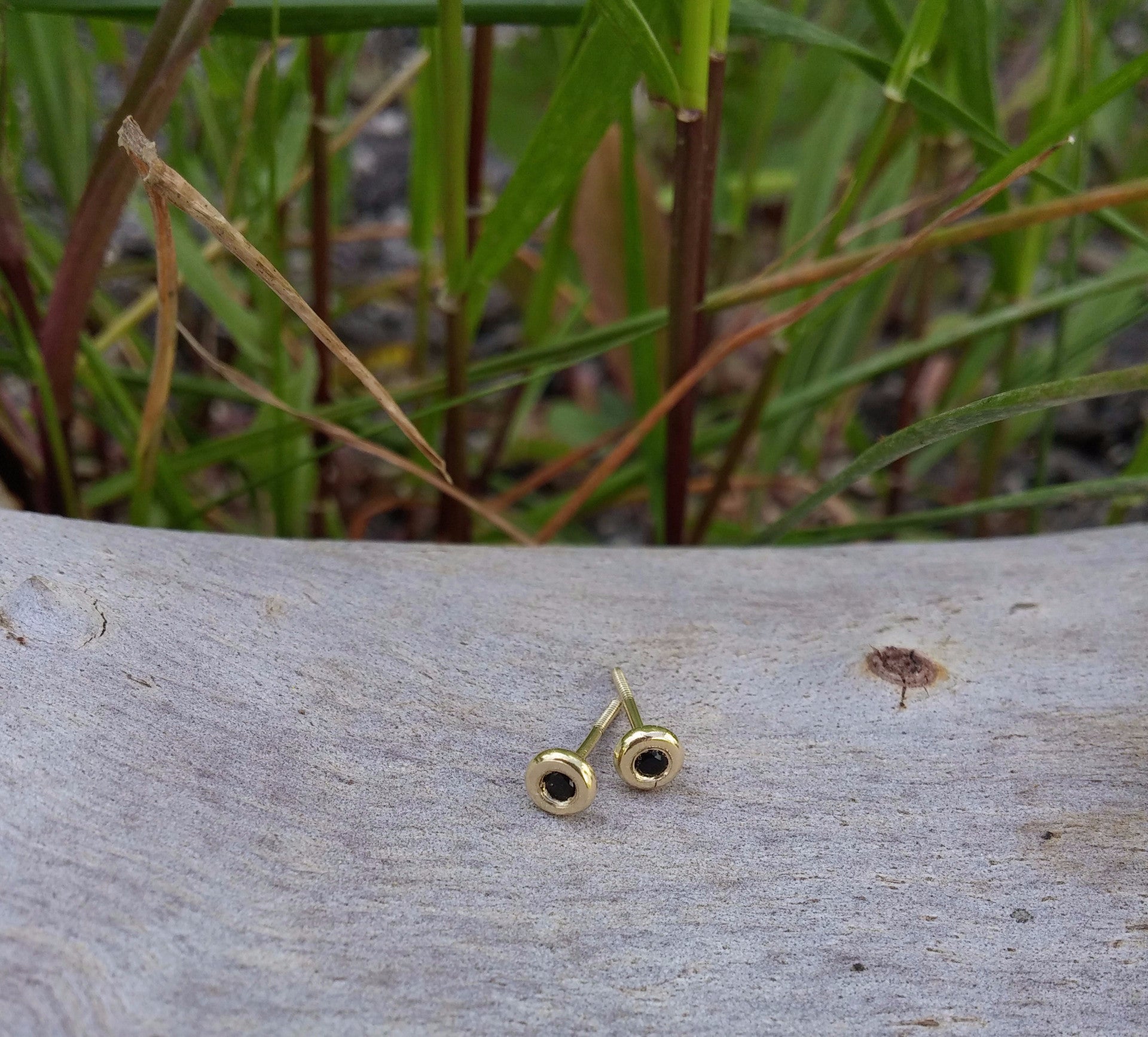 Black and gold stud earrings - G Rubinstein Jewellery