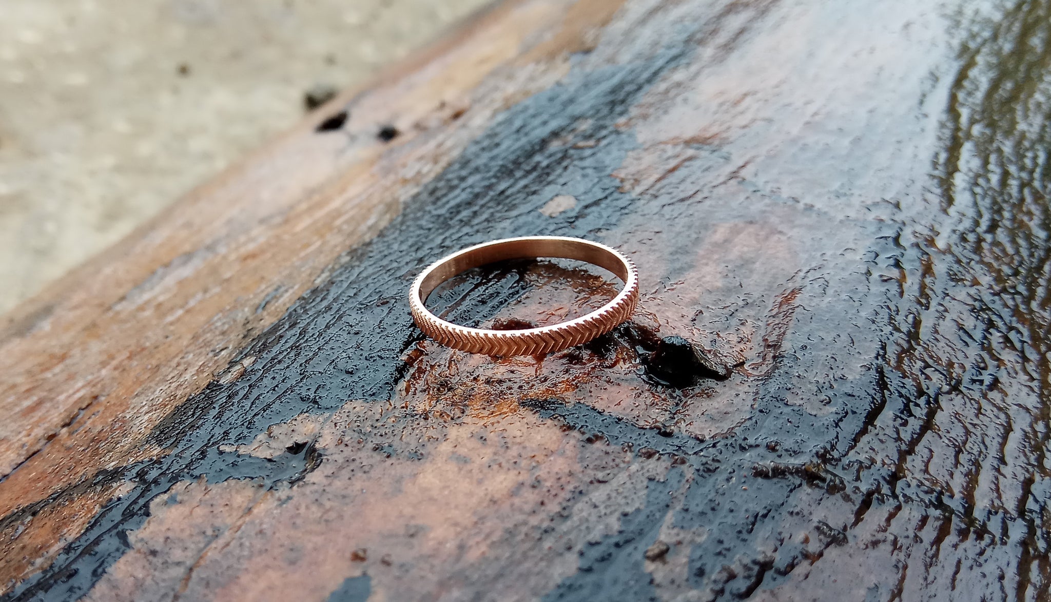 Rose gold geometric textured wedding band - G Rubinstein Jewellery