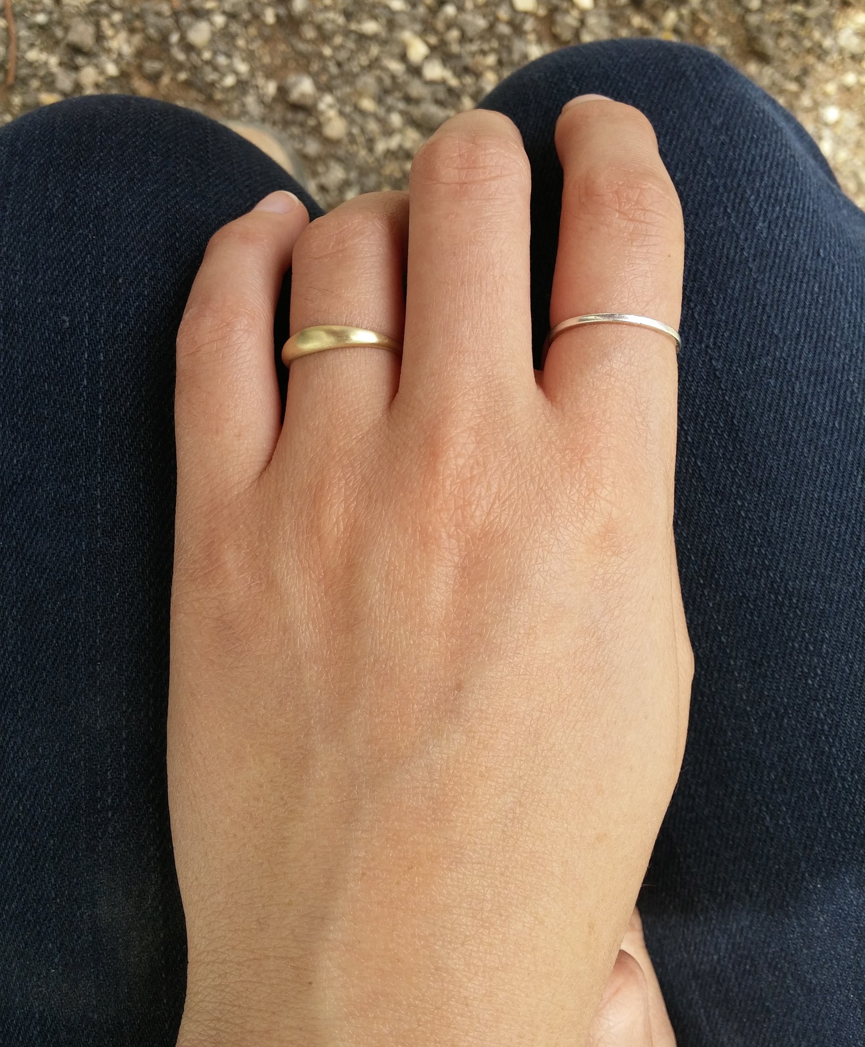 Expanding gold wedding band - G Rubinstein Jewellery