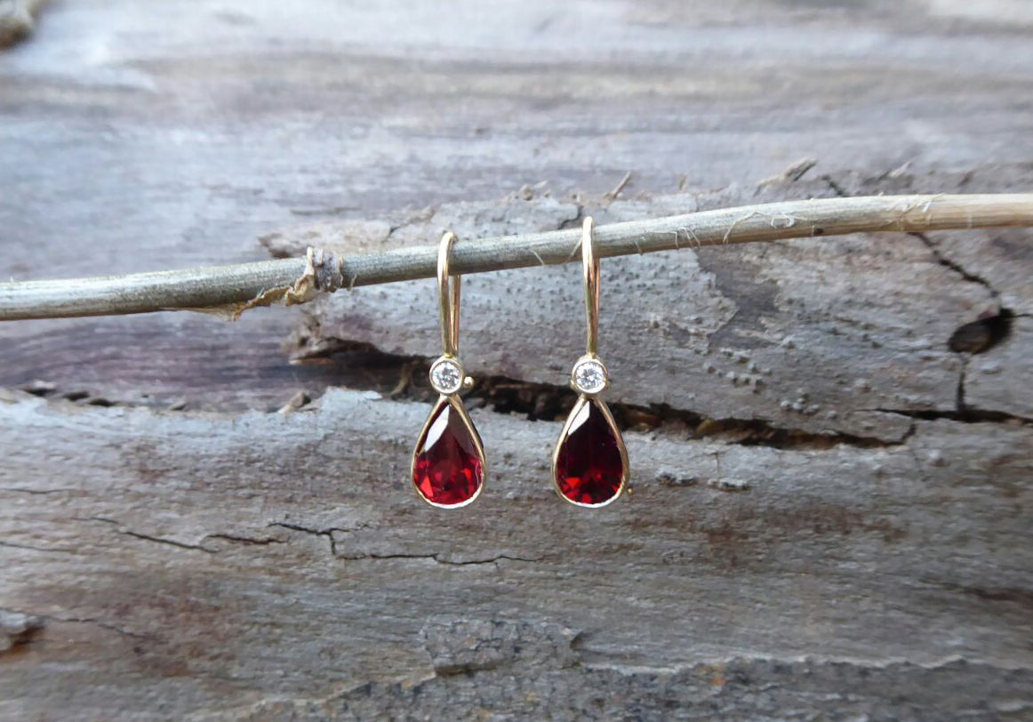 Garnet and diamond dangle gold earrings - G Rubinstein Jewellery