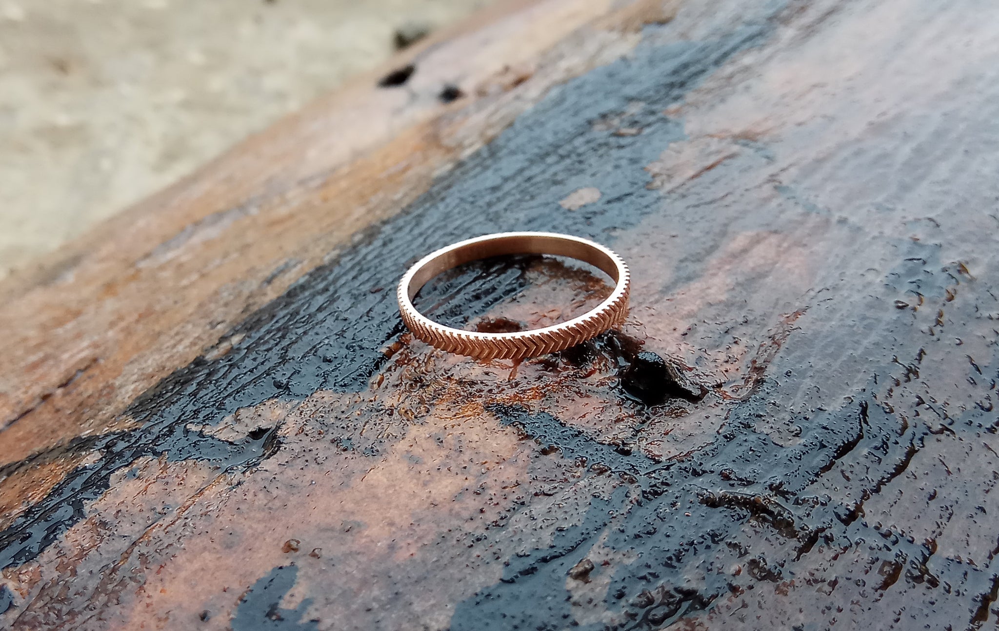 Rose gold geometric textured wedding band - G Rubinstein Jewellery